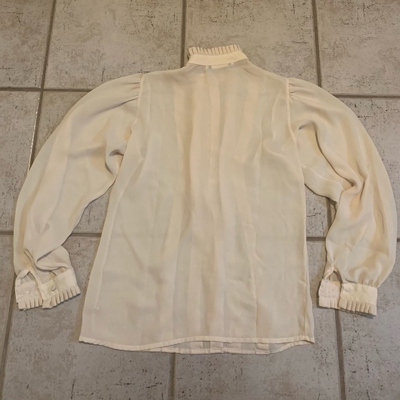 Vintage Style CHAGALL Ruffled Neck Pintuck Blouse Size 10 Sheer Beige/Cream - Picture 2 of 10